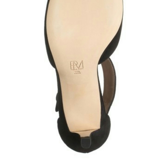 New Pelle Moda Kady Round toe suede kitten pump - Picture 5 of 5